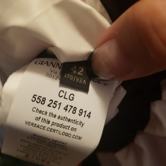 Versace - Picture 3 of 6